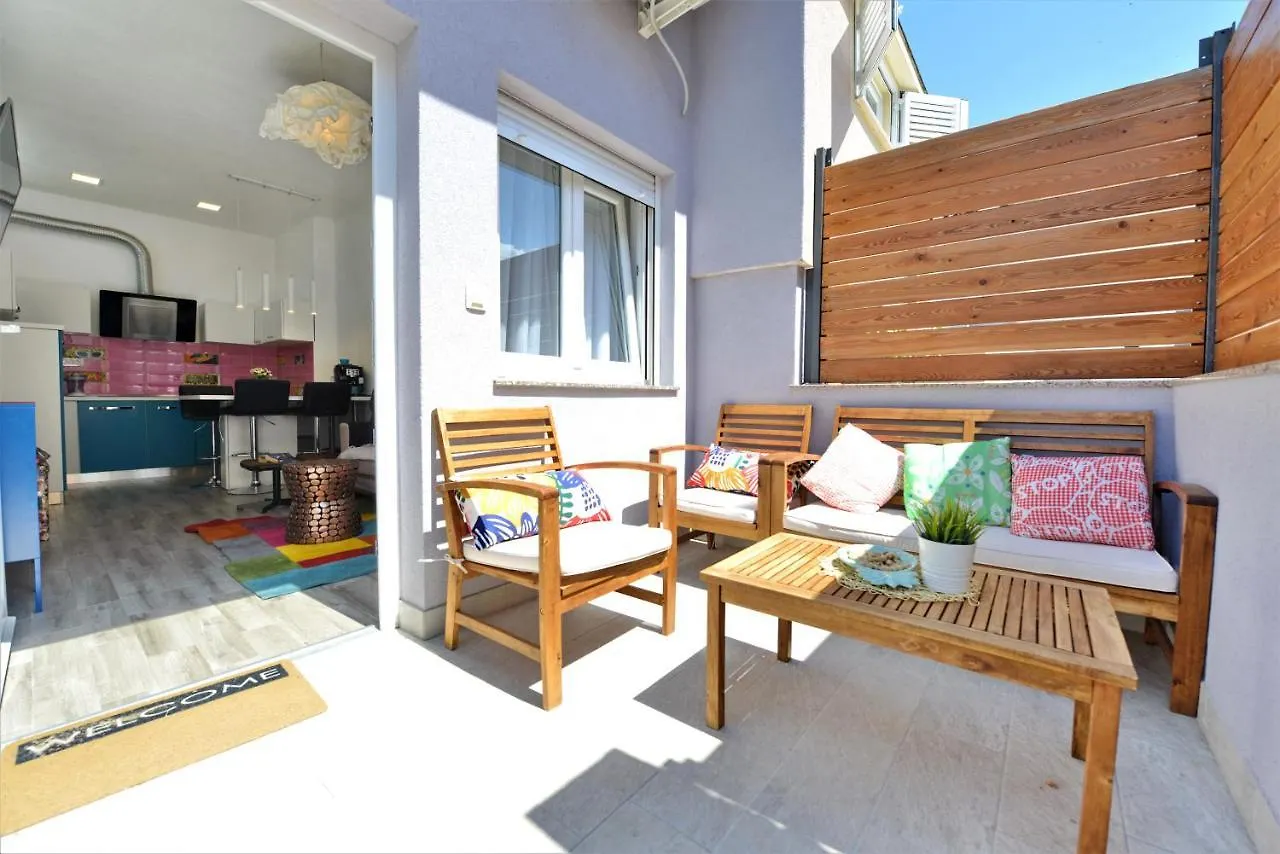 Apartment Pop Holiday House Zadar